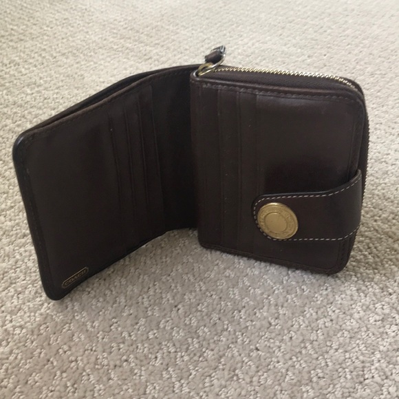 Authentic Coach wallet, GUC - Picture 2 of 3